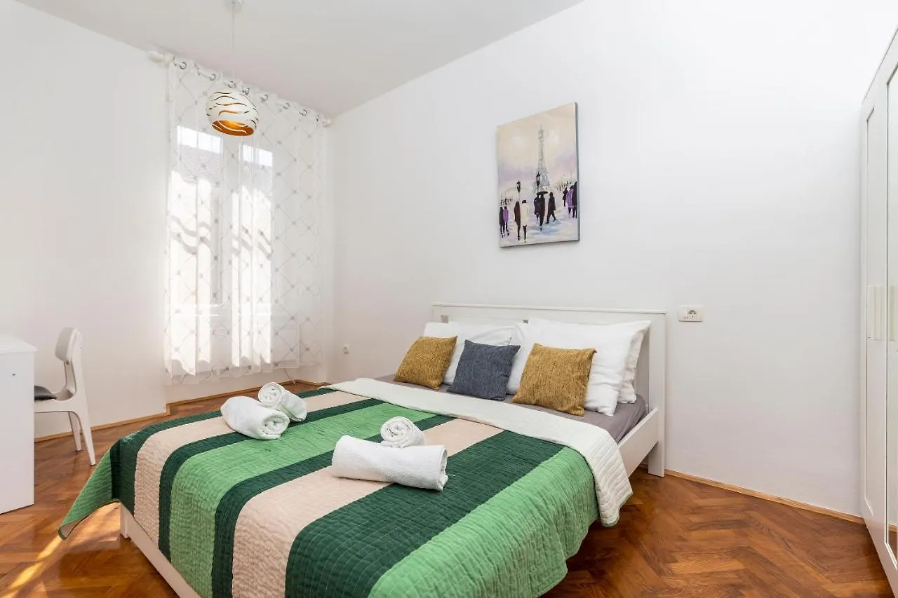 Apartment S With Three Rooms In The Centar Rijeka