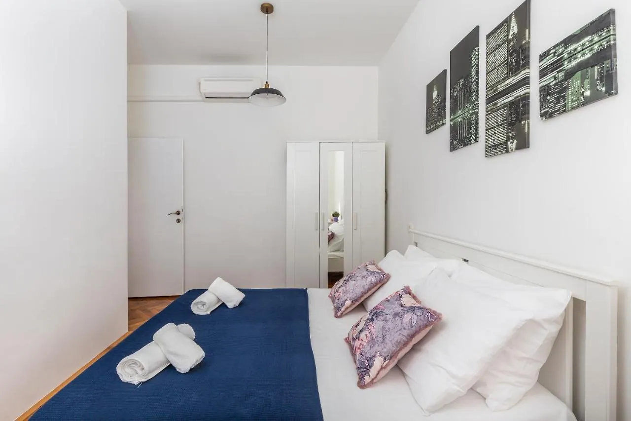 Apartment S With Three Rooms In The Centar Rijeka