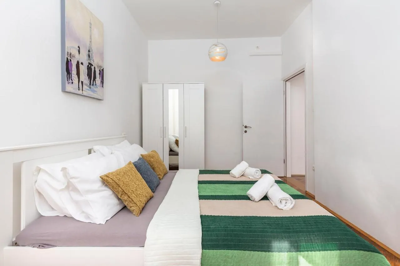 Apartment S With Three Rooms In The Centar Rijeka