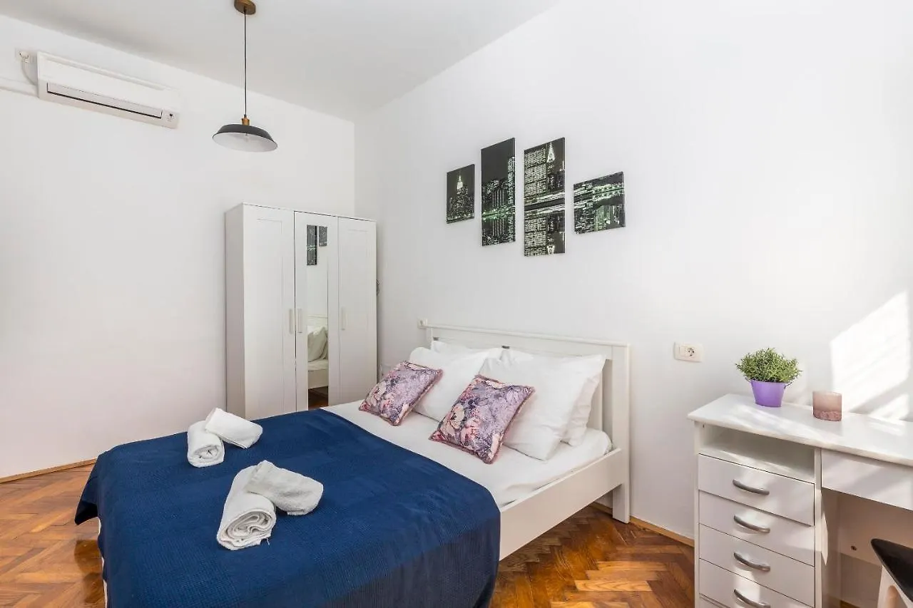 Apartment S With Three Rooms In The Centar Rijeka Croatia